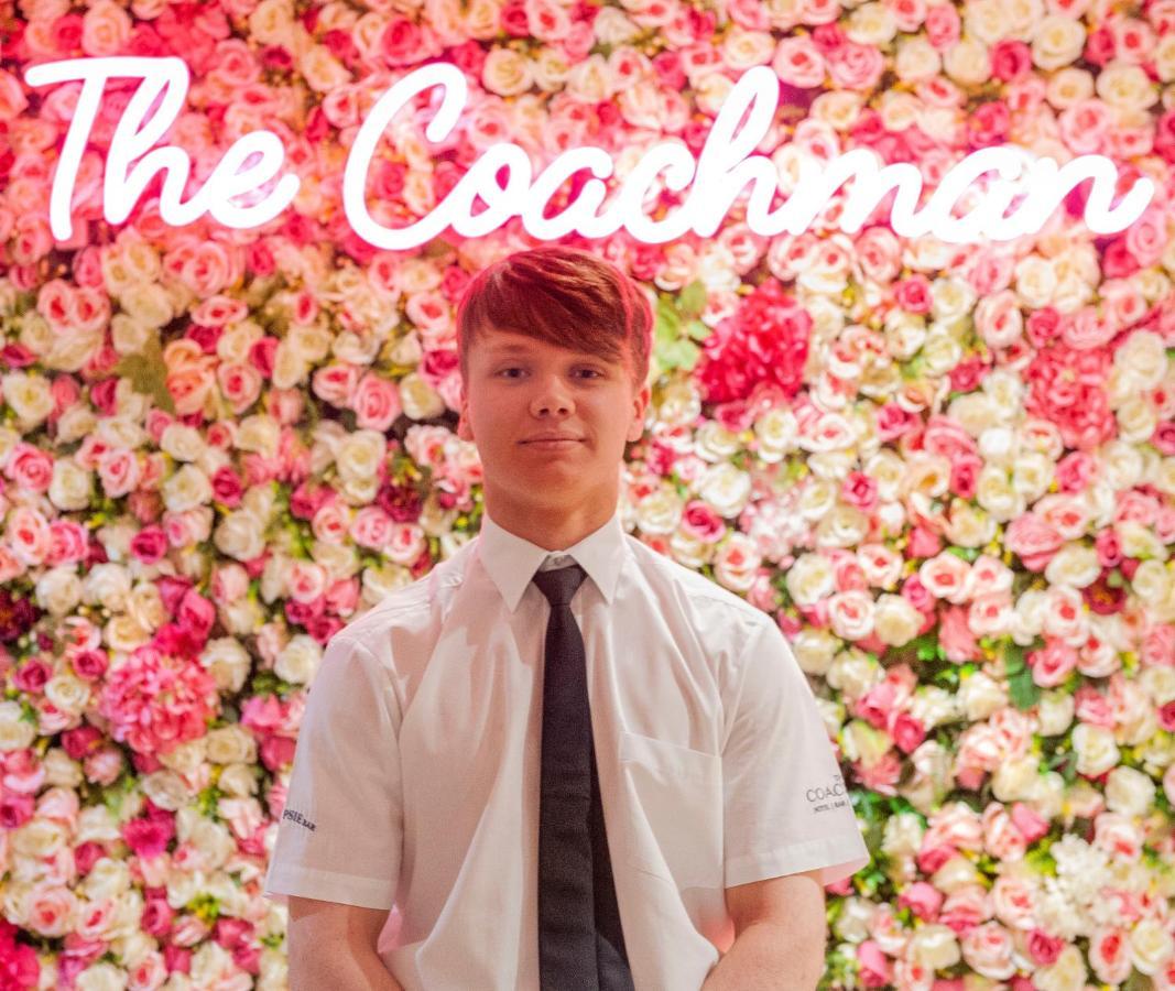 The Coachman Hotel Kilsyth Екстериор снимка