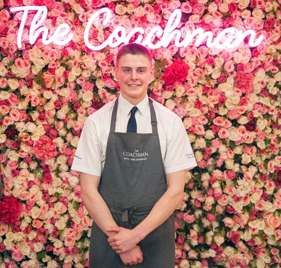 The Coachman Hotel Kilsyth Екстериор снимка