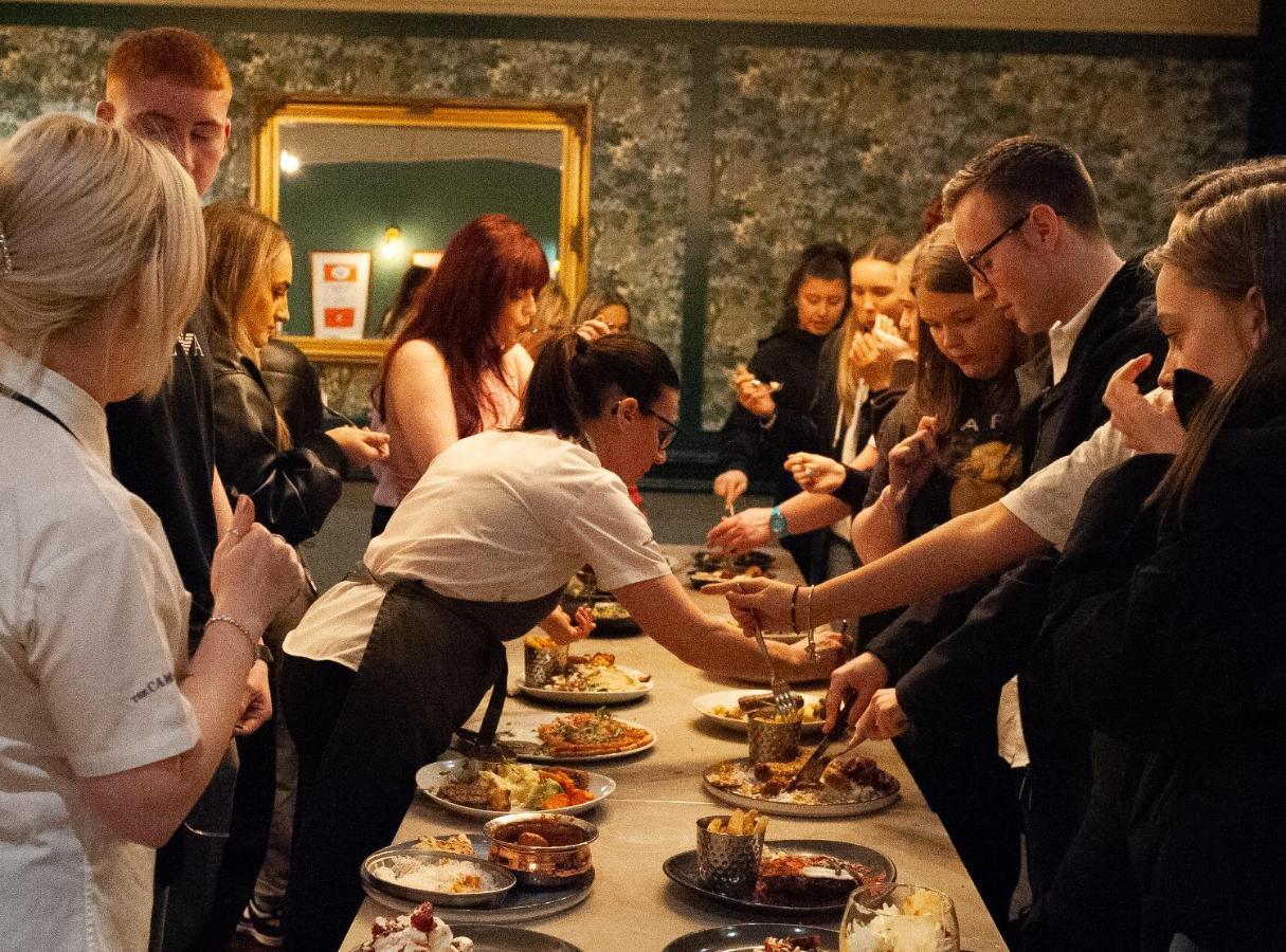 The Coachman Hotel Kilsyth Екстериор снимка