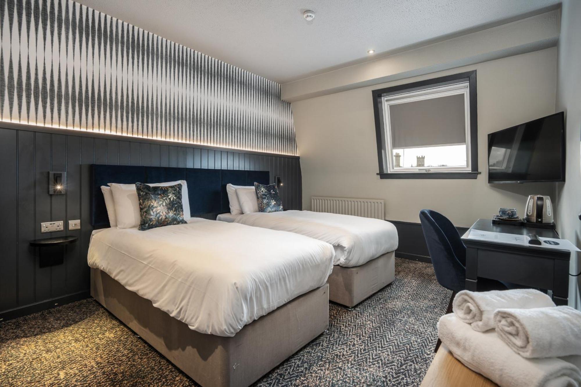 The Coachman Hotel Kilsyth Екстериор снимка